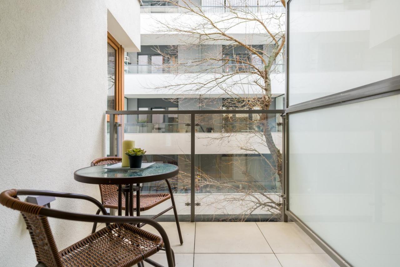 Villa Venecja Apartment Chwaliszewo With Free Garage City Center By Noclegi Renters Poznań Exteriör bild