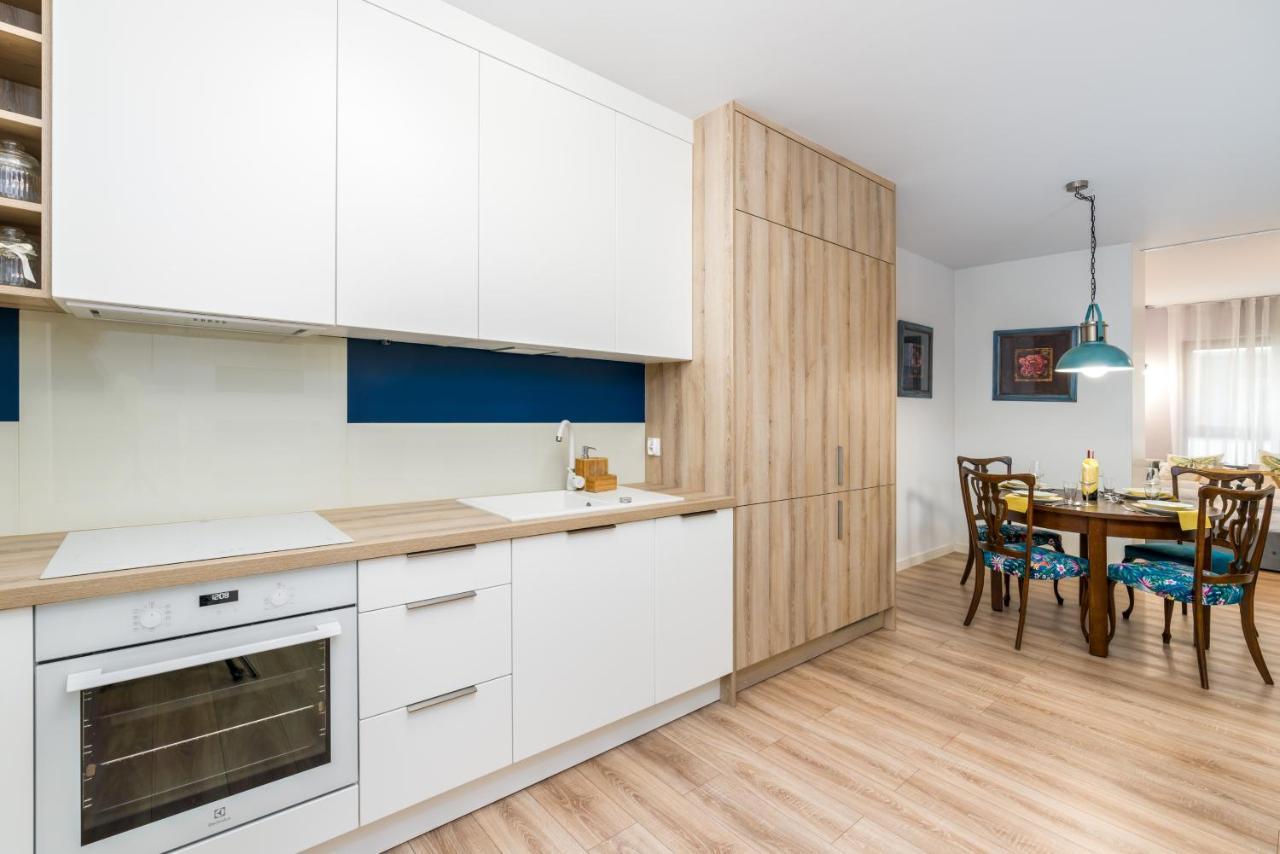Villa Venecja Apartment Chwaliszewo With Free Garage City Center By Noclegi Renters Poznań Exteriör bild