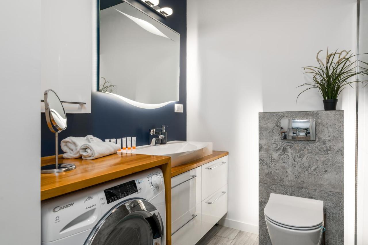 Villa Venecja Apartment Chwaliszewo With Free Garage City Center By Noclegi Renters Poznań Exteriör bild