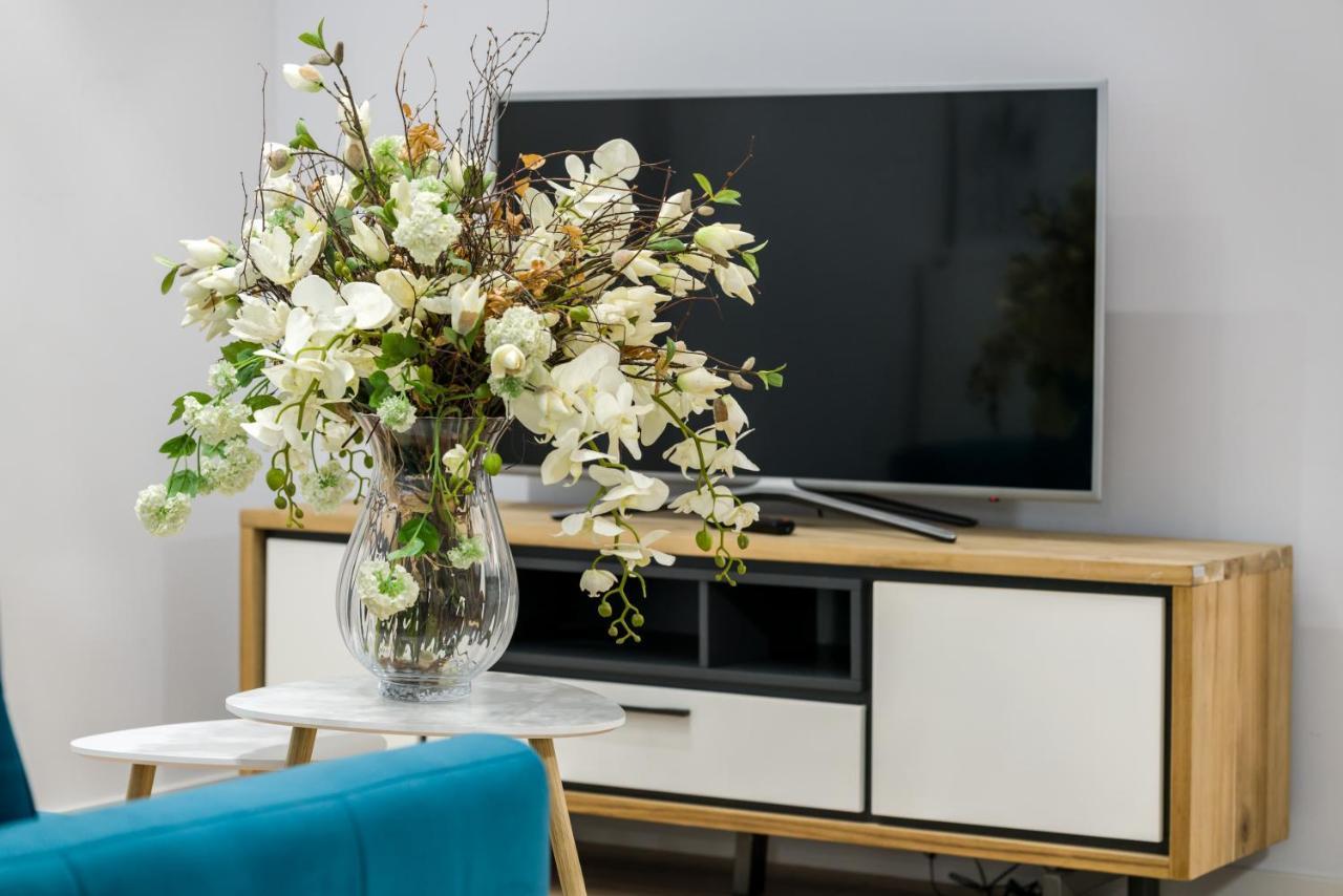 Villa Venecja Apartment Chwaliszewo With Free Garage City Center By Noclegi Renters Poznań Exteriör bild